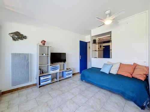 Apartment Les Jardins du Port-12 by Interhome