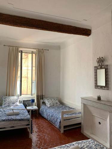 Cosy and authentic apartment in old Antibes