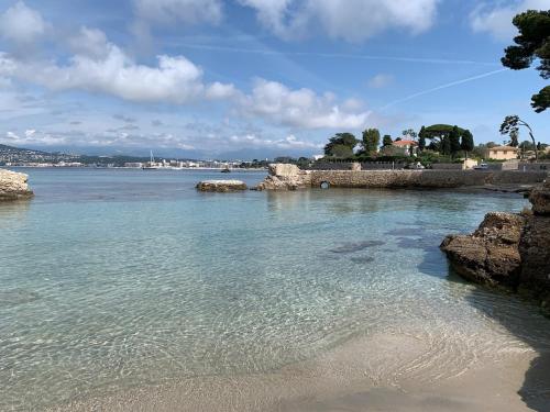 Cosy and authentic apartment in old Antibes