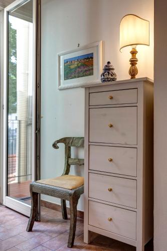 Romantic Hideaway, 5 Min Walk to Florence Central Rail Station SMN