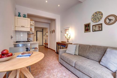 Romantic Hideaway, 5 Min Walk to Florence Central Rail Station SMN