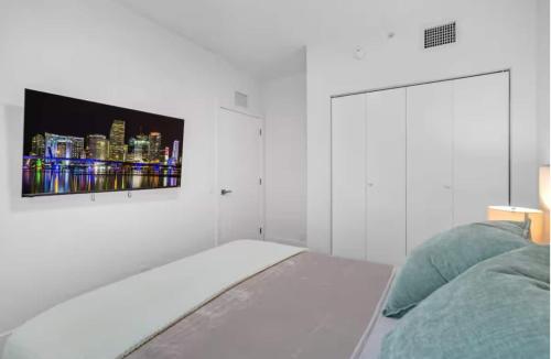 Central Location 2BR 2 BA #101 photo 16