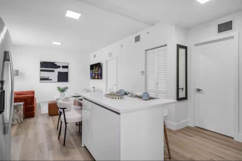 Central Location 2BR 2 BA #101 photo 15