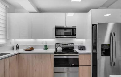 Central Location 2BR 2 BA #101 photo 14