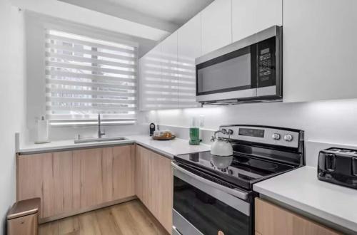 Central Location 2BR 2 BA #101 photo 12