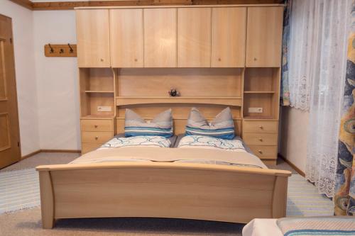 Postel nebo postele na pokoji v ubytování Ferienwohnung Aschenwald