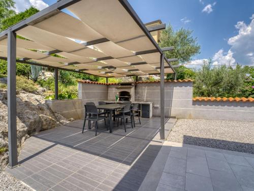 Holiday Home Salvia by Interhome