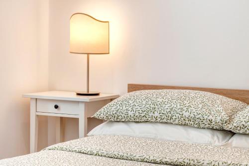 Love Nest, Studio Apartment, 5 min Walk to Florence Central Rail Station SMN