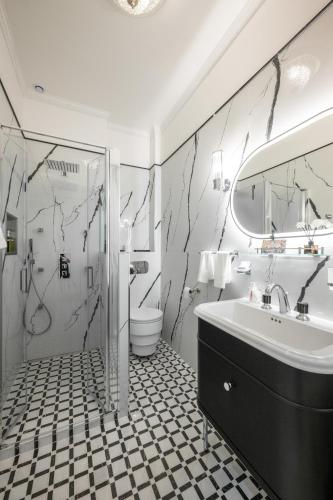 le Côte d'Azur Art Deco Apartment