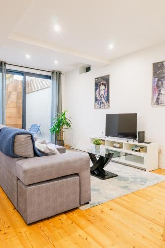 Modern 3 - Bedroom Apartment - Near Arroios Metro