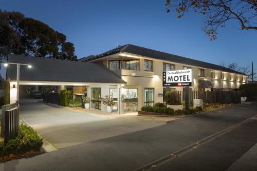 Central Deborah Motel