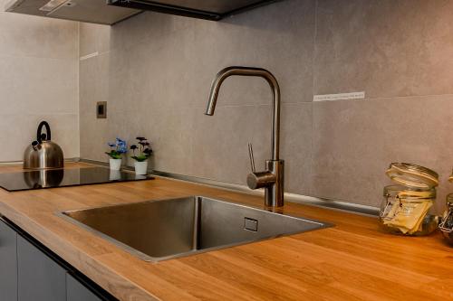 Aurelia's Hideaway, Near Vatican