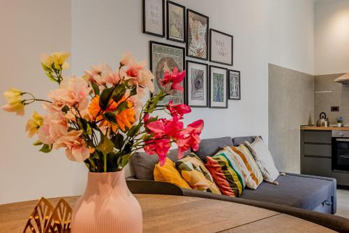 Aurelia's Hideaway, Near Vatican