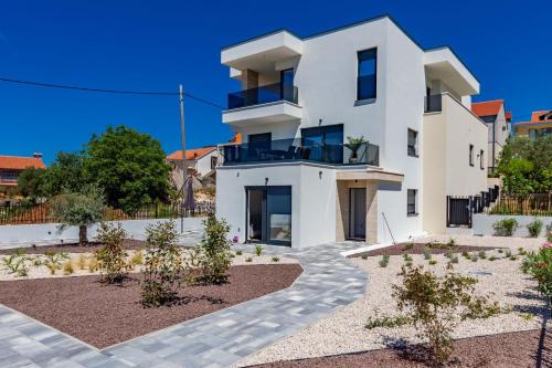 Casa MiA Apartments with parking