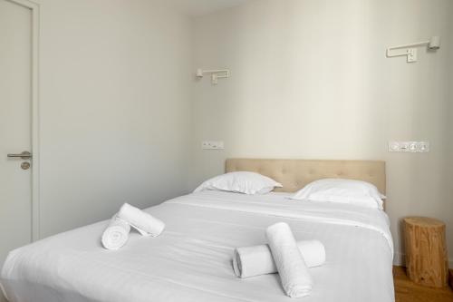 Cozy and Central 2BDR Modern Home in 10th Paris