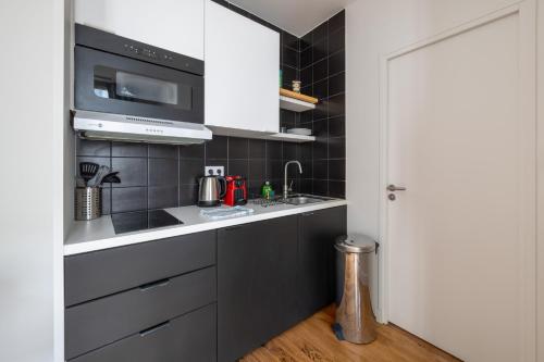 Cozy and Central 2BDR Modern Home in 10th Paris