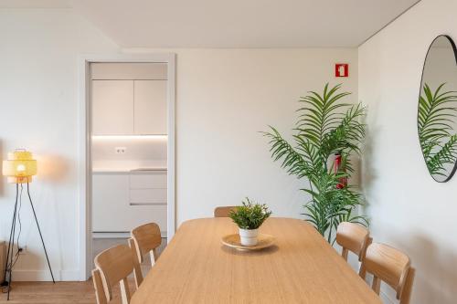 GuestReady - Modern Retreat with Balcony Views