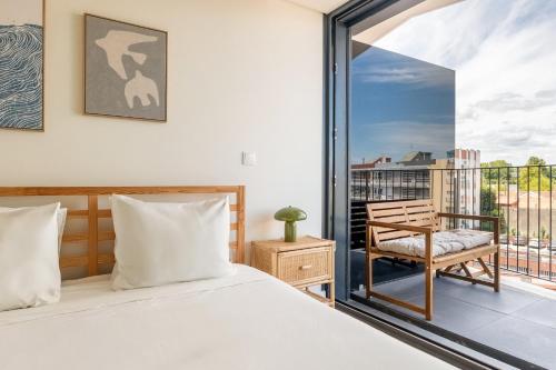 GuestReady - Modern Retreat with Balcony Views