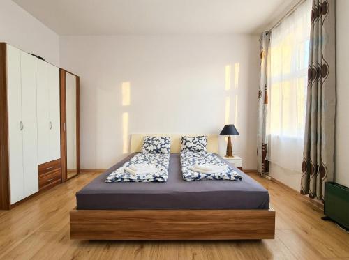 1BR Apartment, 3 Min Enkplatz, 9 Min City Center