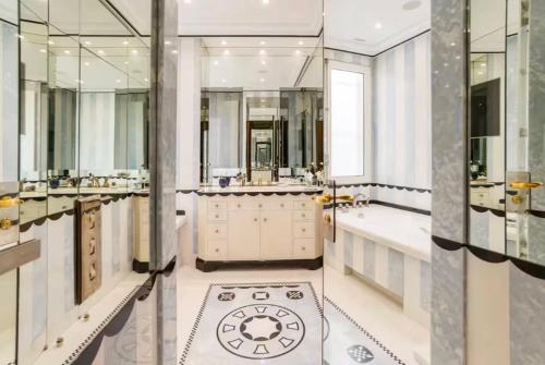 W Trocadéro, Eiffel Tower, Luxury Apartment for 8p