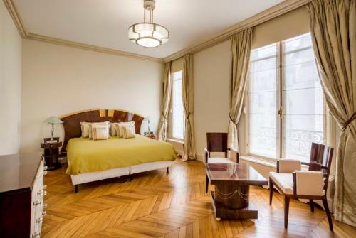W Trocadéro, Eiffel Tower, Luxury Apartment for 8p