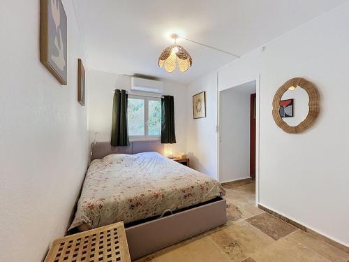 Beautiful 40m2, 1 bedroom apartment with AC in the heart of the city