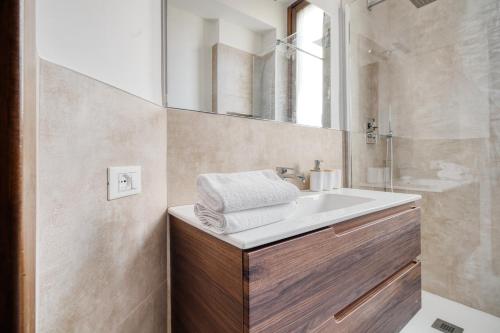 Bright apartment 20 min from Duomo-M4 Dateo