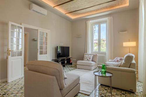 Villa Elisa your oasis with parking in town