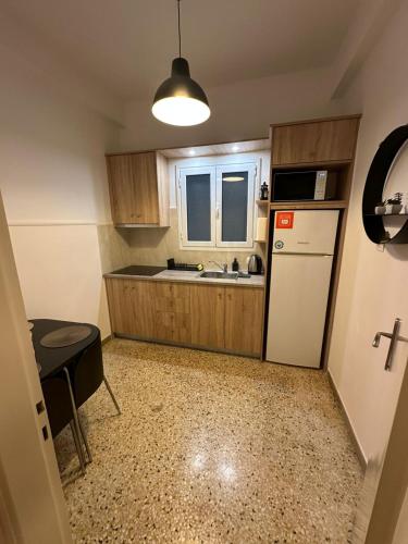 Bright 1R Flat with balcony in Kallithea