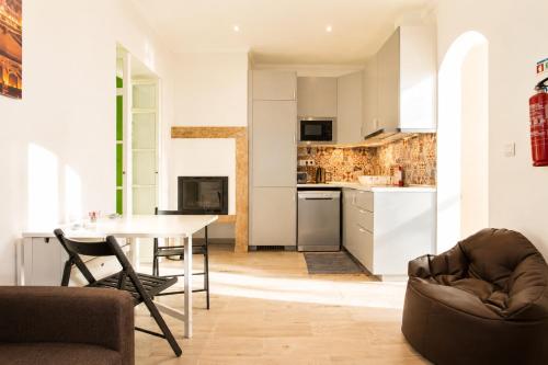 Apartment in Lisbon's Lively City Centre