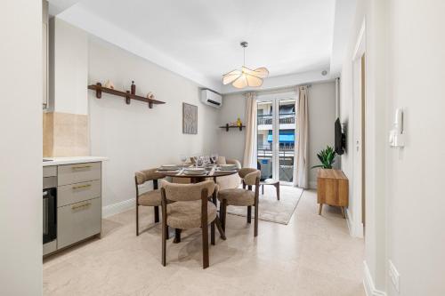 Fully renovated 2-bedroom apartment