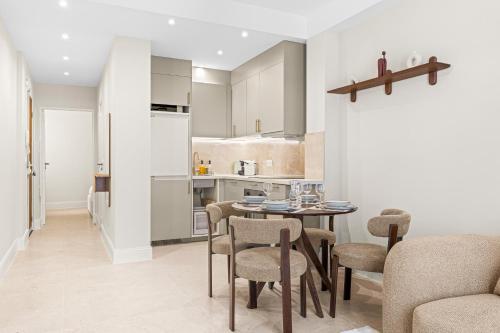 Fully renovated 2-bedroom apartment