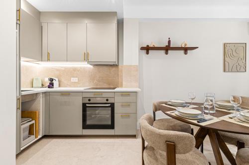 Fully renovated 2-bedroom apartment