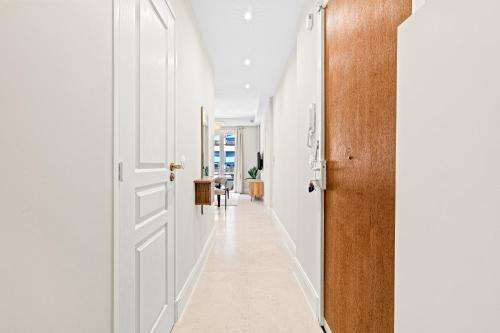 Fully renovated 2-bedroom apartment