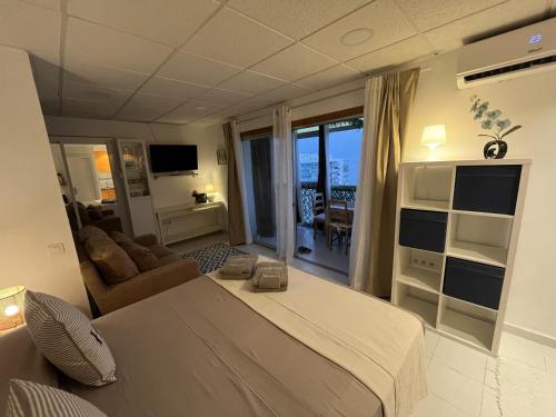 Maite Sky - Beachfront