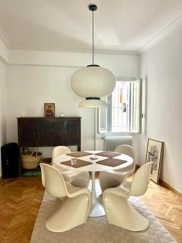 STUDIO MERAKI - Stylish Apartment with Balcony near Kipseli