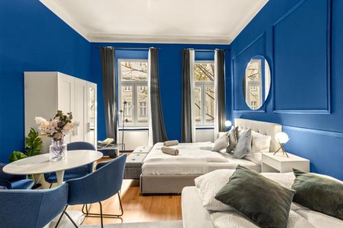 Cozy Apartment Near Metro and Shopping Street