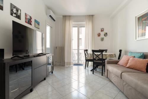 GuestHost - Comfy Balcony Stay X4 Sondrio MM3