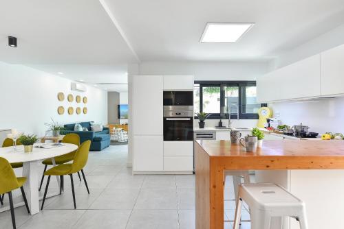 Cozy bungalow for 6 in Playa del Inglés GD04 by VillaGranCanaria