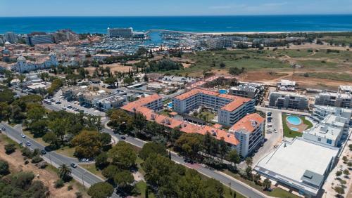 Pool & Beach Days - Vilamoura Condo with Balcony & Parking