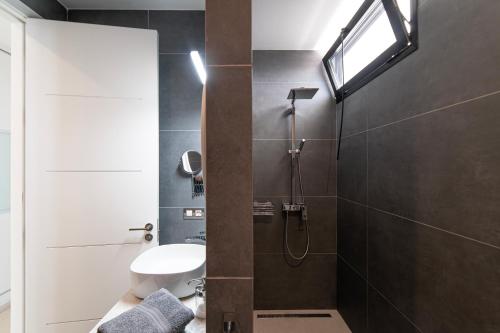 Lanz A Lot, modern 3 bed villa with private pool