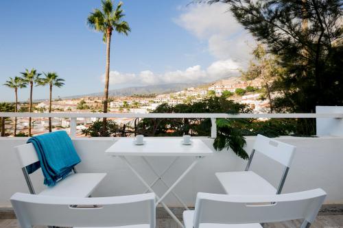480 A Island Village with terrace, view and wifi