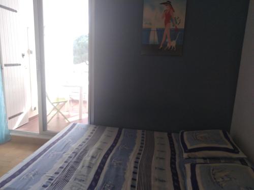 studio centre ville parking 200m plage & port