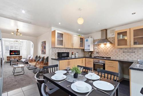 Cosy 5 bedroom Birmingham photo 9