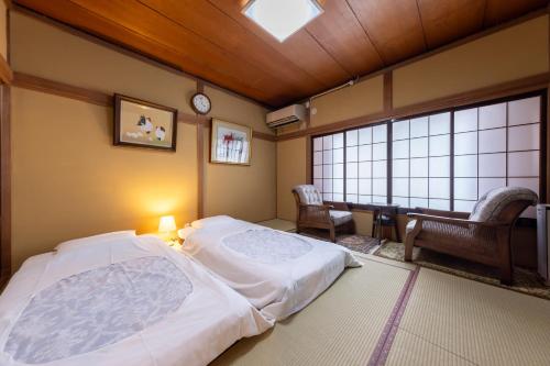 Golden Fox Inn, Historic Machiya, Walk to Matsumoto Castle and Attractions