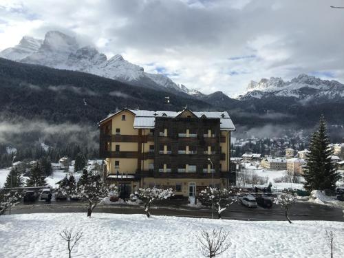 Antelao Dolomiti Mountain Resort saat musim dingin