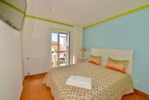 Peaceful Patio & BBQ House-Nazare