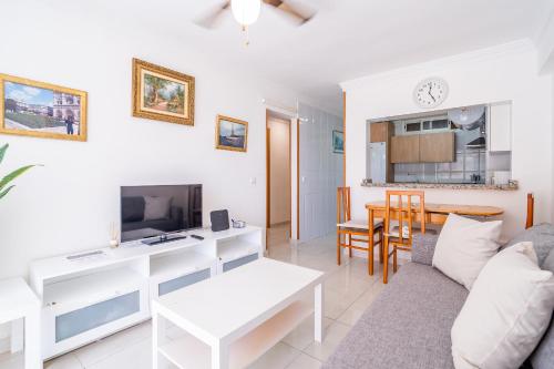 Cubo's Manuel Apartment & Pool