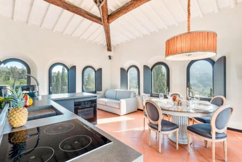 Hilly windows Fiesole