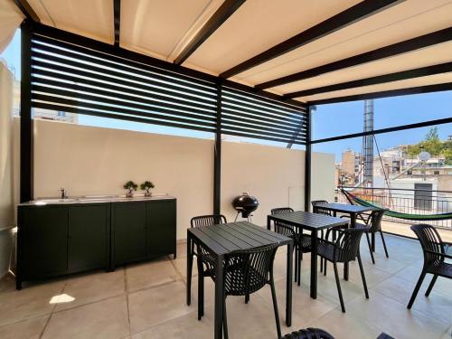 New Comfy and Sleek Apartments in the Center oF Athens